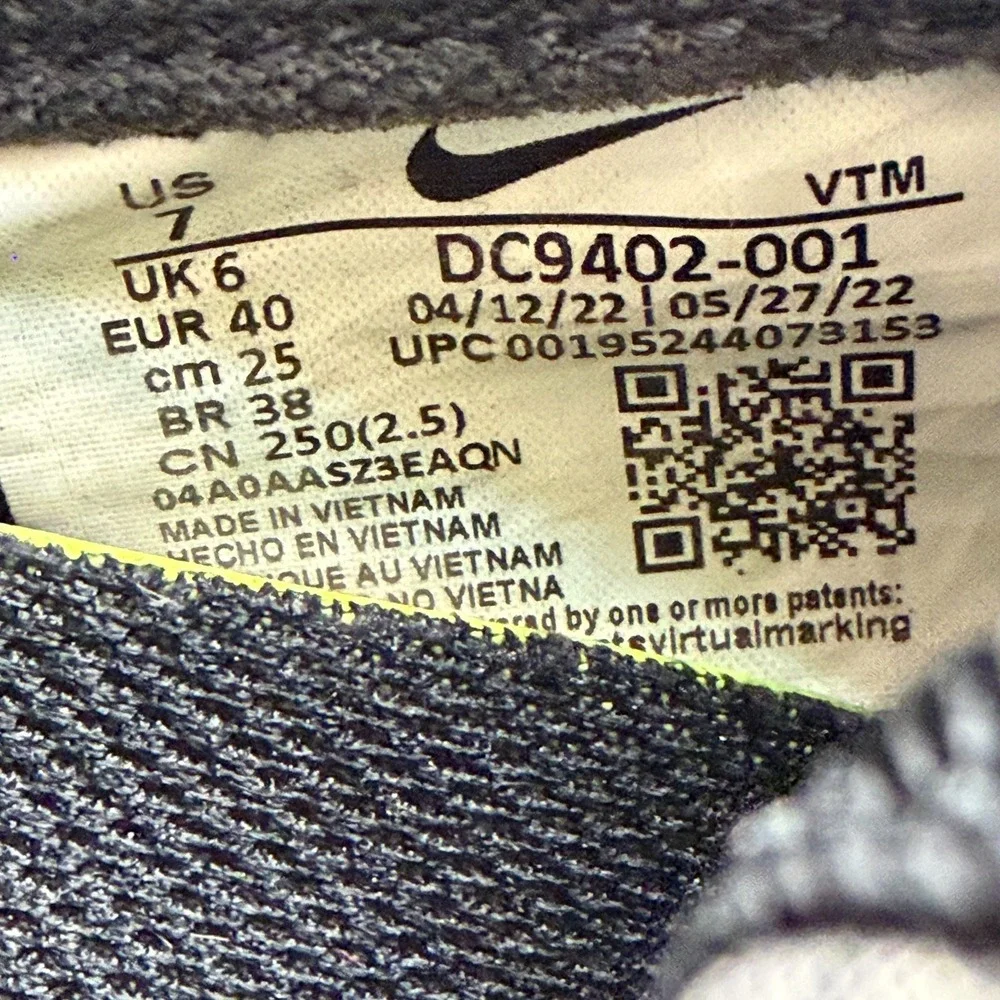 Size 7 Nike Air‎ Max Pre-Day Black Mens Lace-Up Comfort Running Shoes DC9402-001